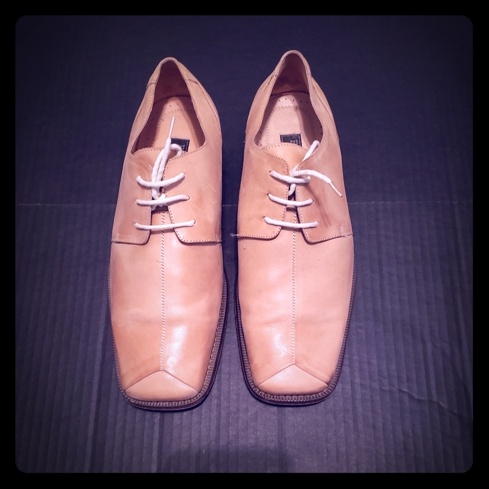 Dress shoes (mens size 10.5 M)